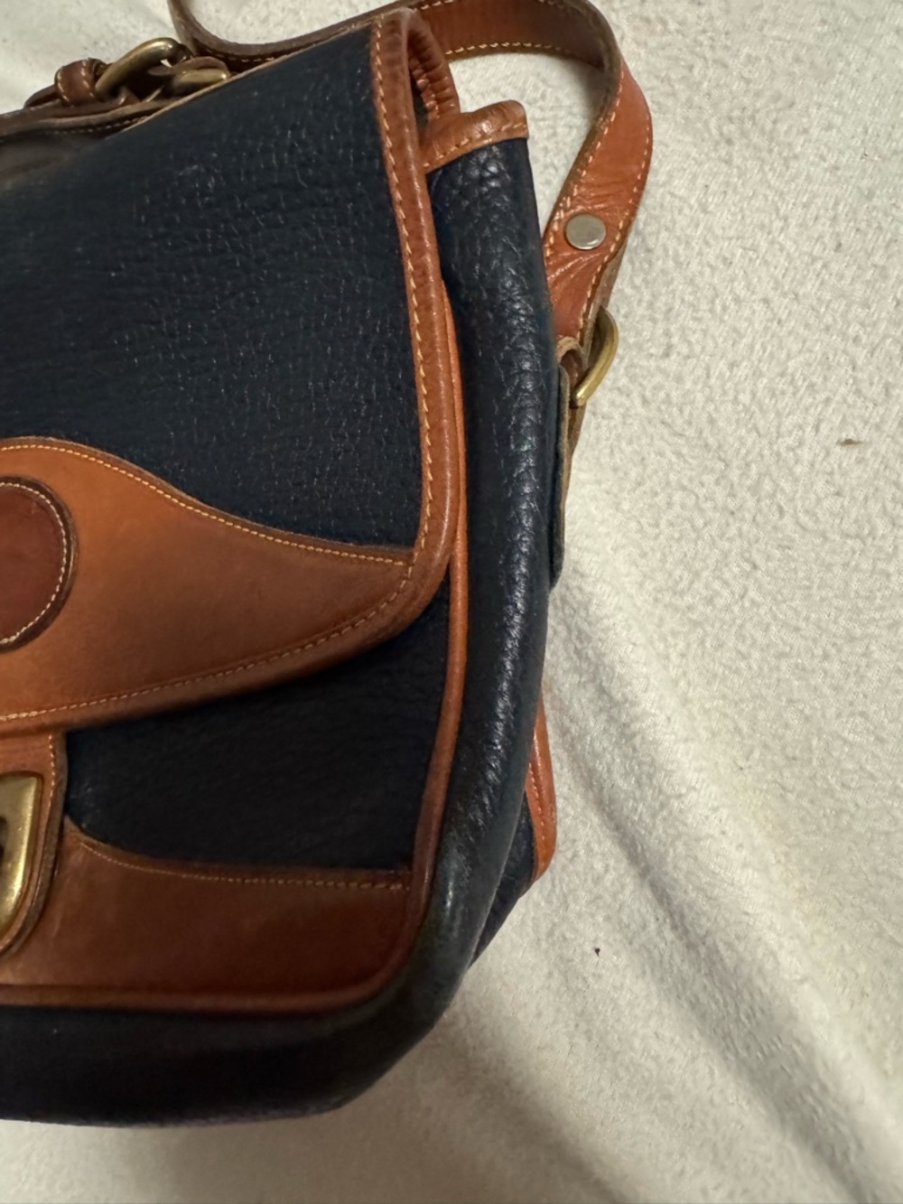 Vintage DOONEY & BOURKE Classic Two-Tone Black and Brown Leather Satchel - Picture 4 of 13